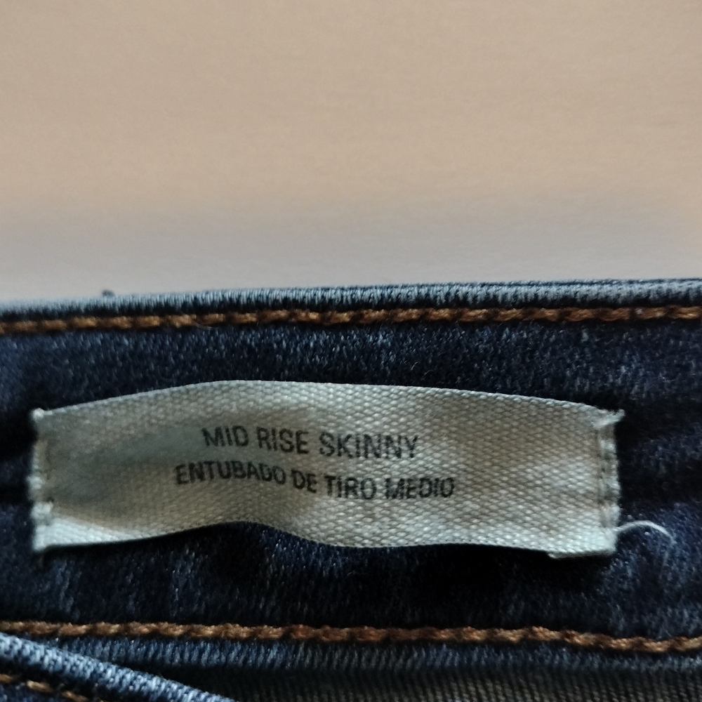 Universal Thread Mid Rise Skinny - Picture 2 of 5